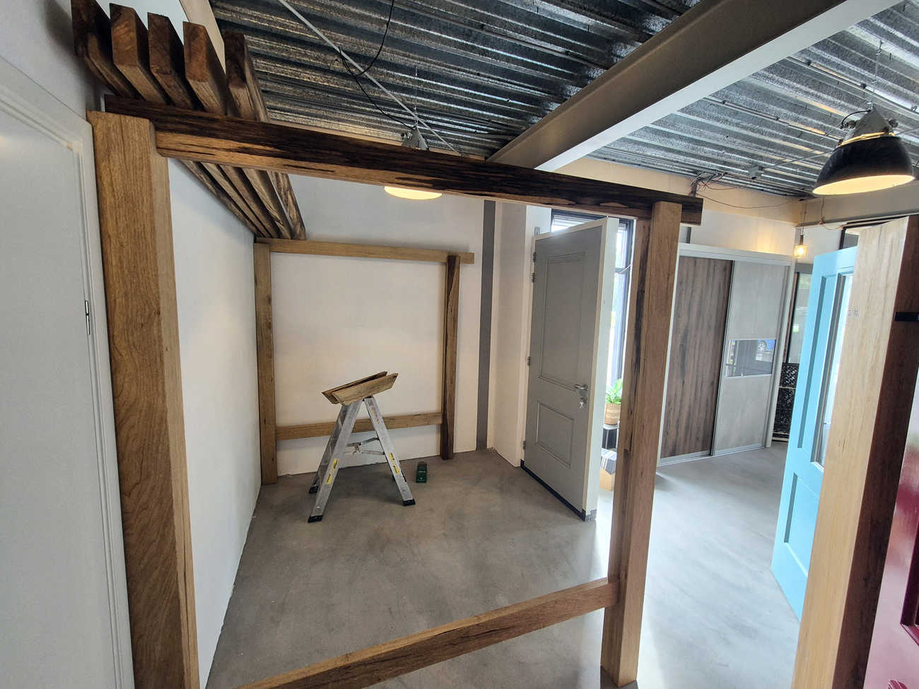 Under construction! Binnenkort is onze showroom lichter, ruimer en weer volledig up-to-date